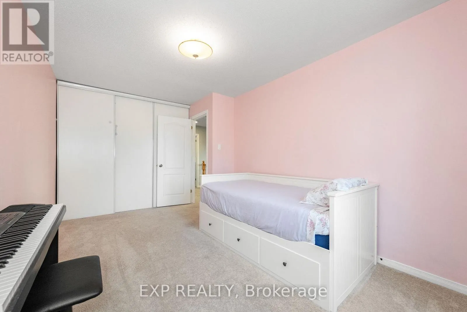 36 MEADOWBREEZE DRIVE