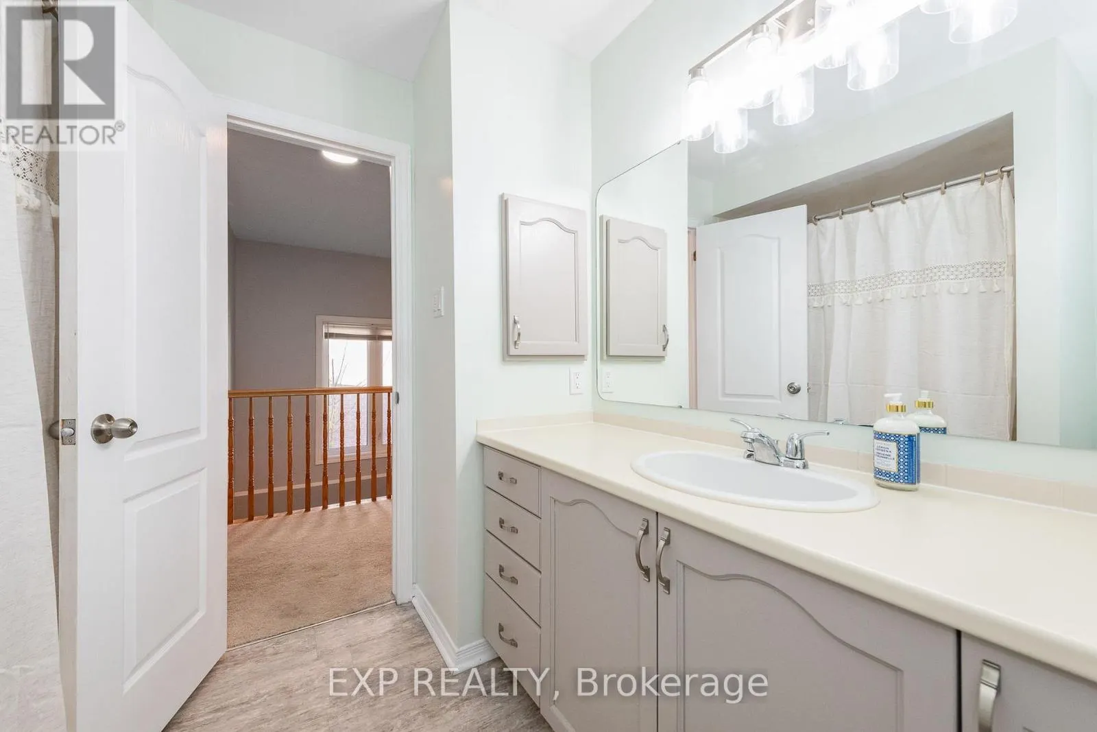 36 MEADOWBREEZE DRIVE