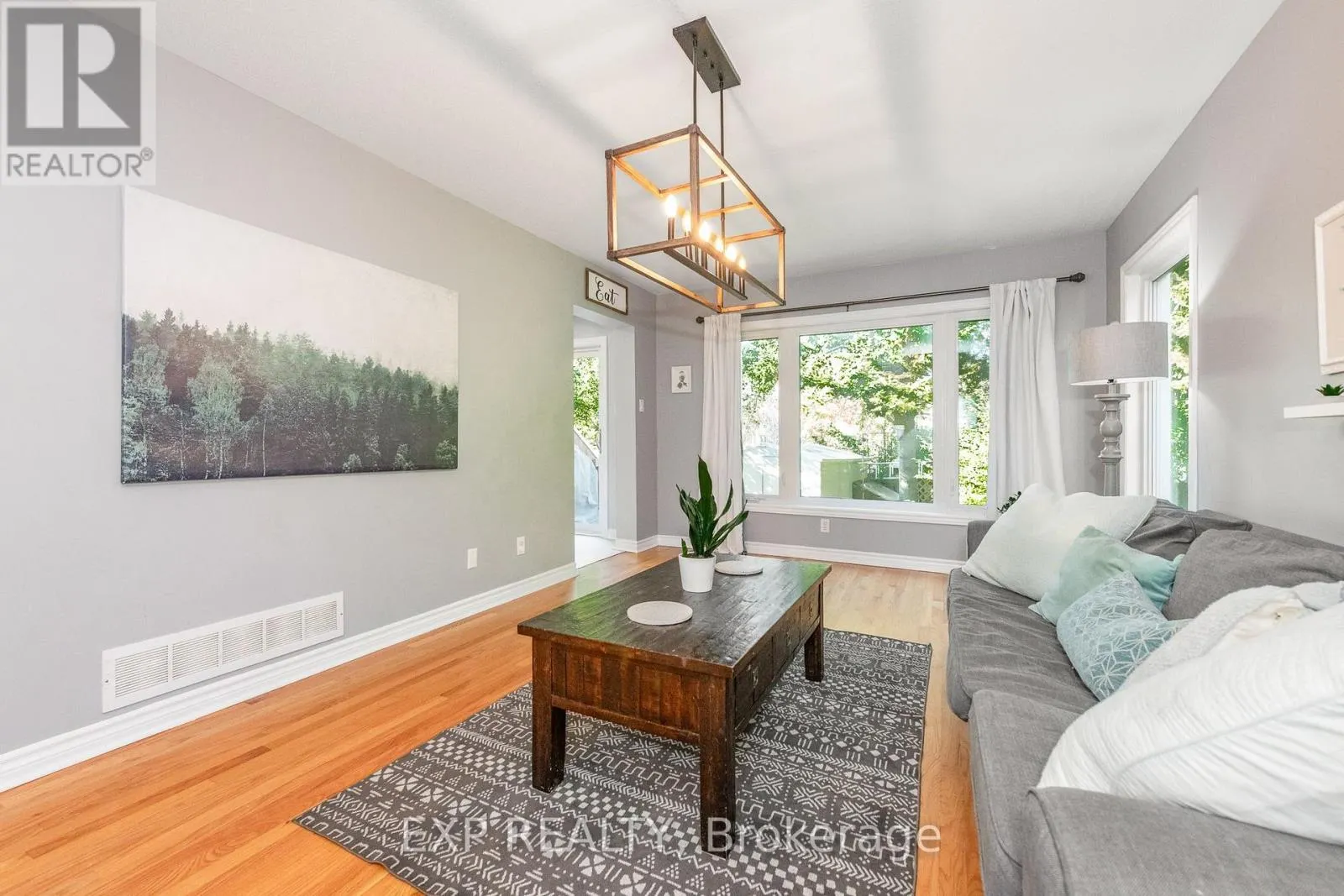 36 MEADOWBREEZE DRIVE