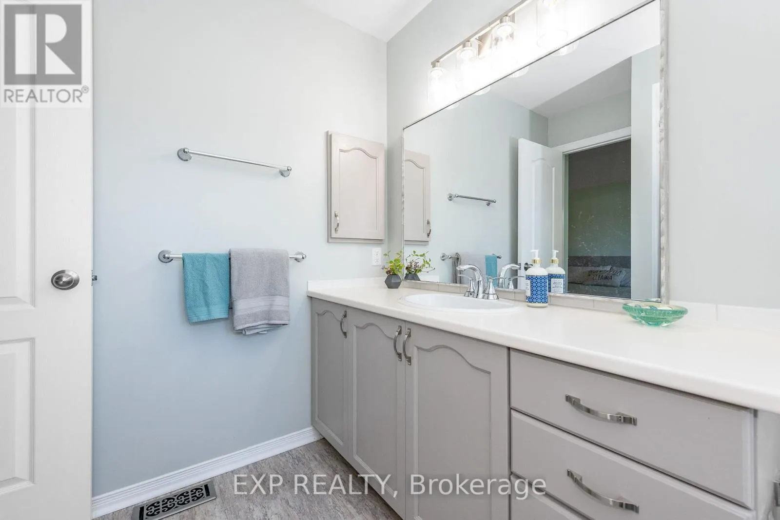 36 MEADOWBREEZE DRIVE