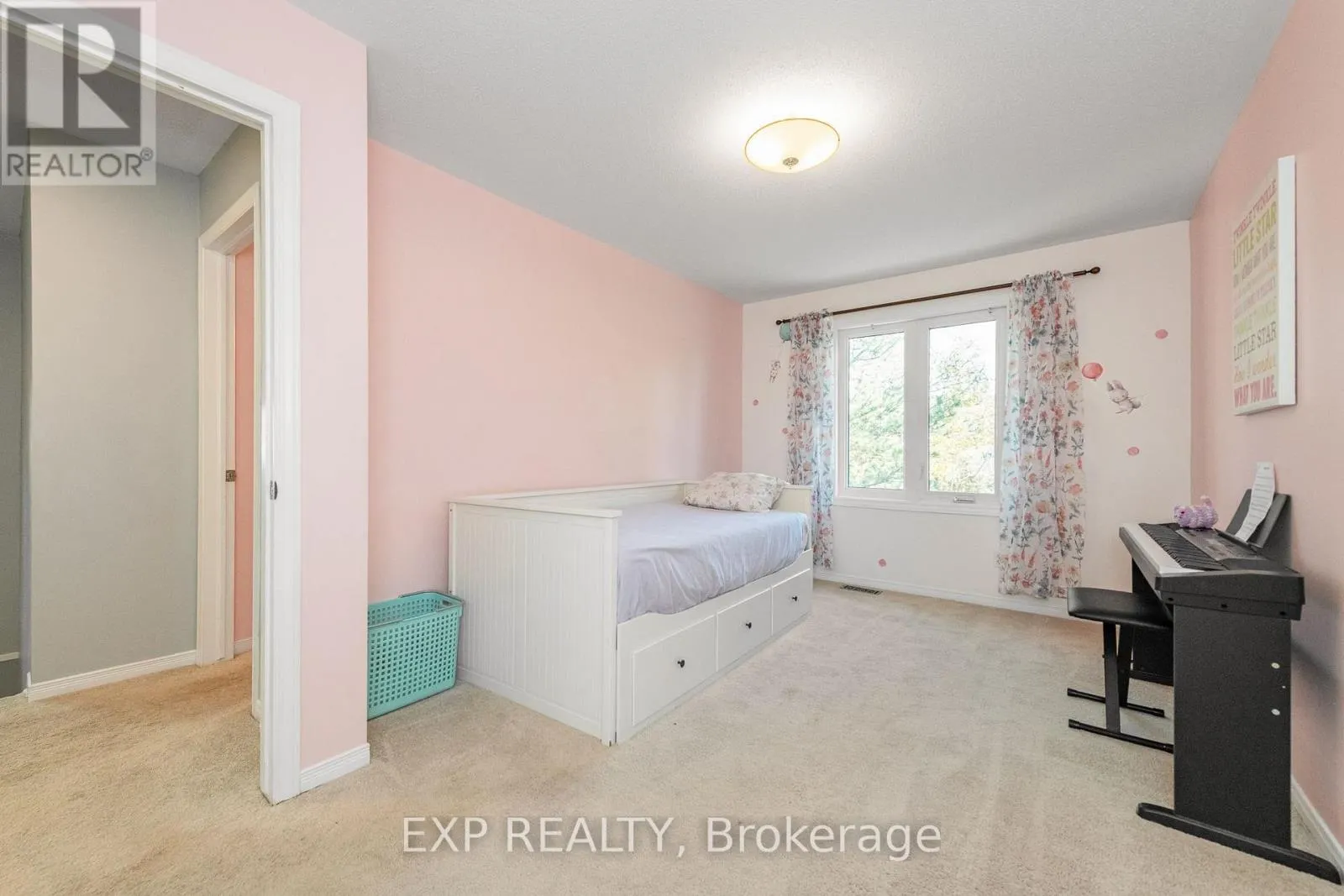 36 MEADOWBREEZE DRIVE