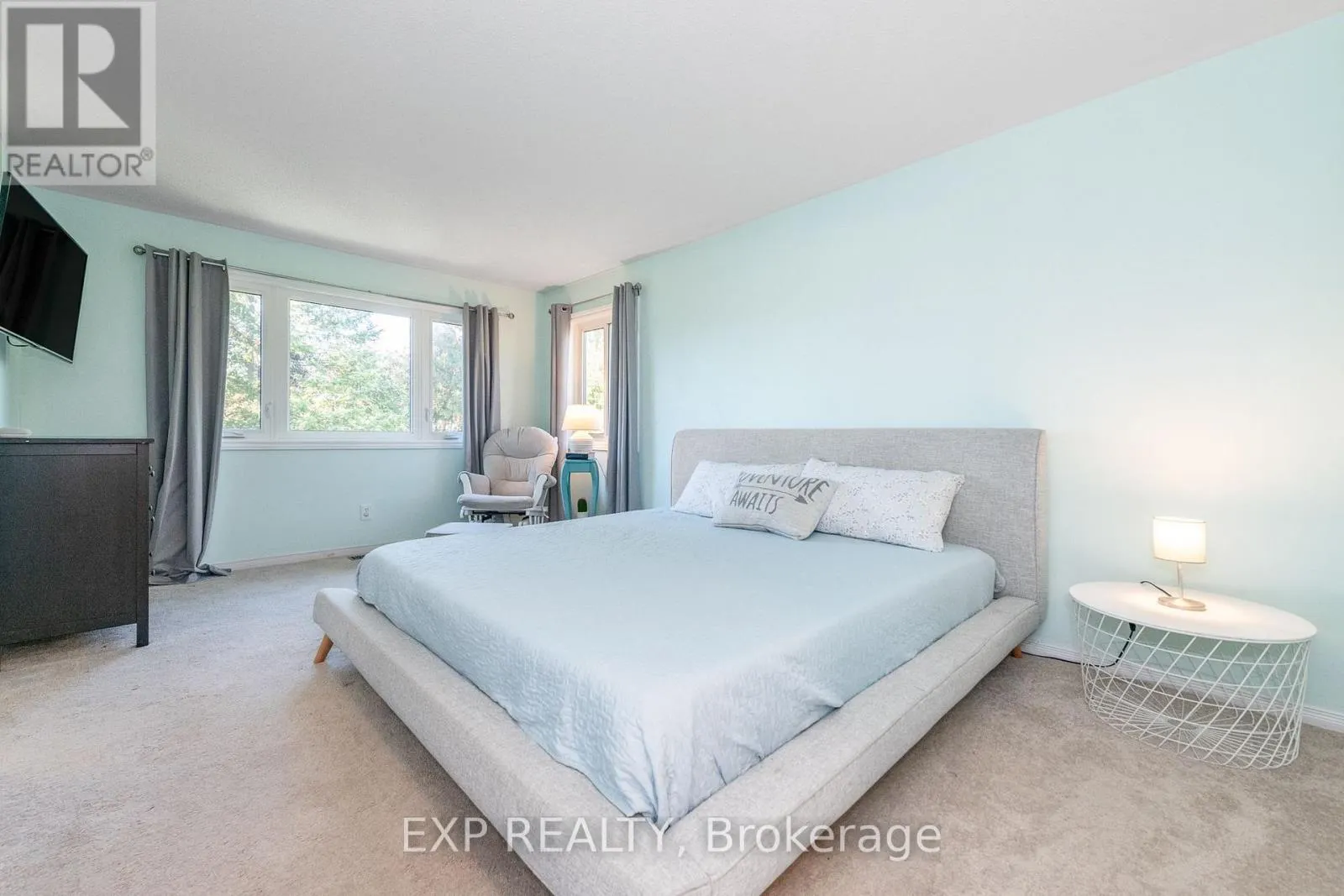 36 MEADOWBREEZE DRIVE