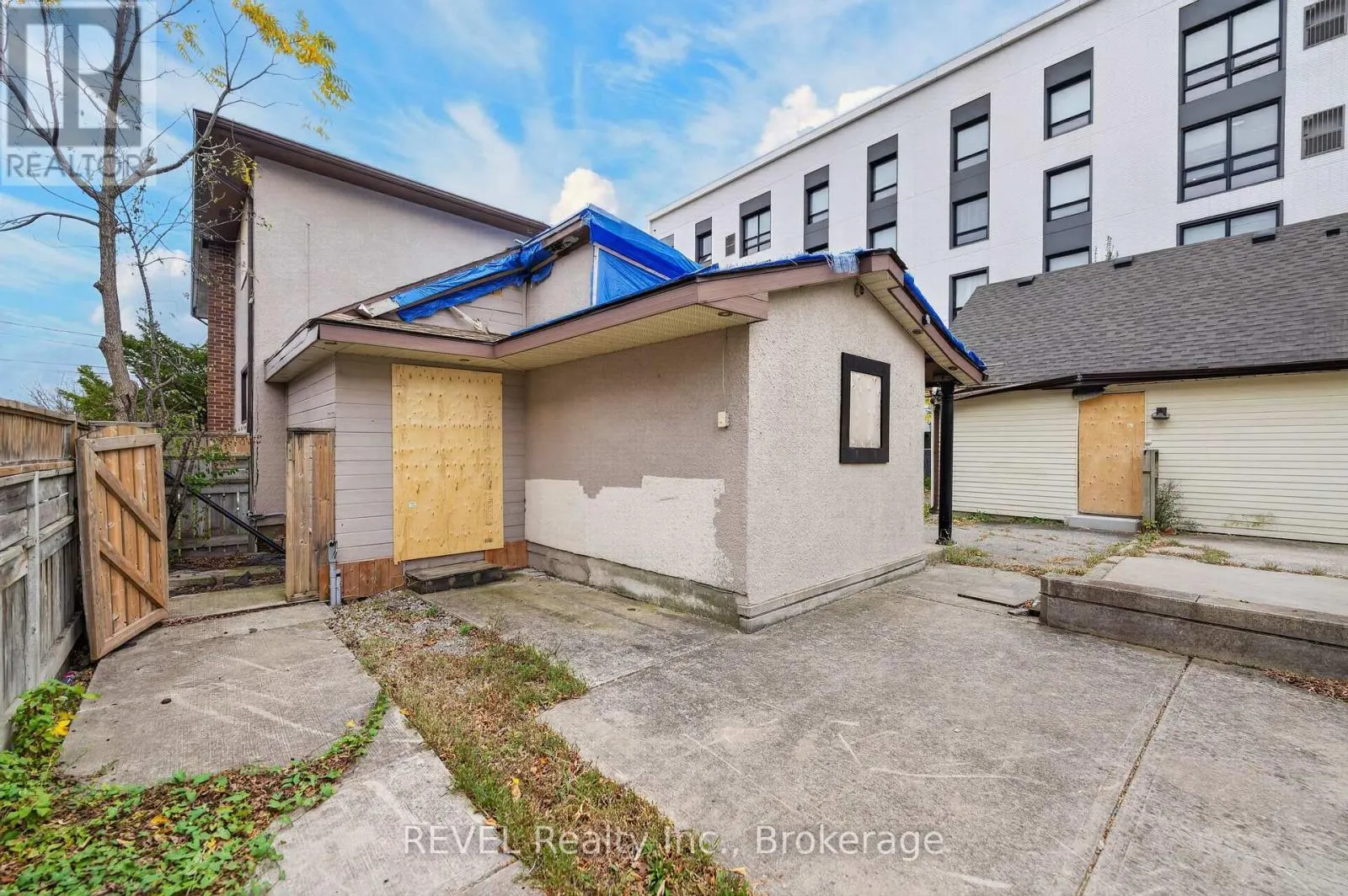 21 PINE STREET S