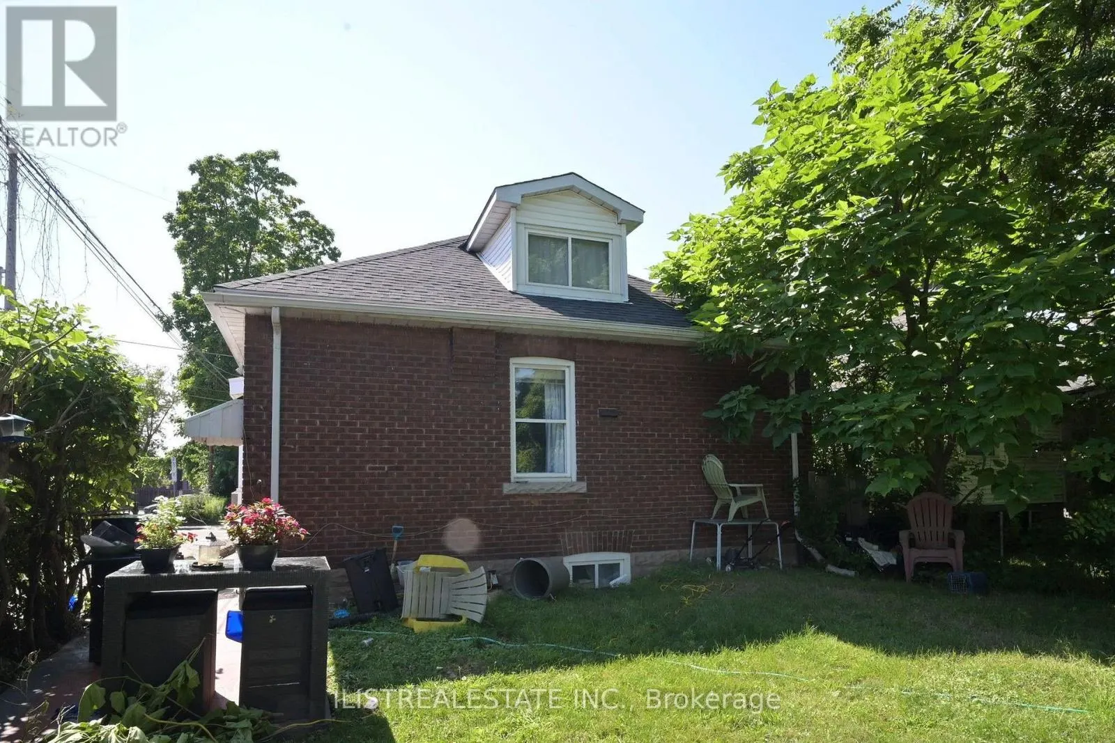2 NORFOLK STREET N