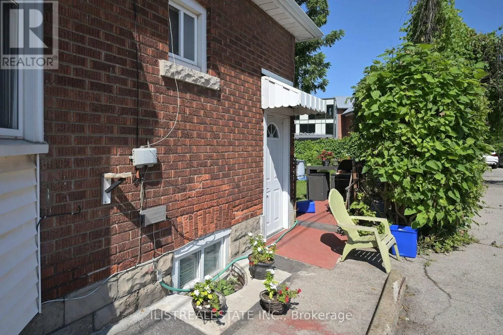 2 NORFOLK STREET N
