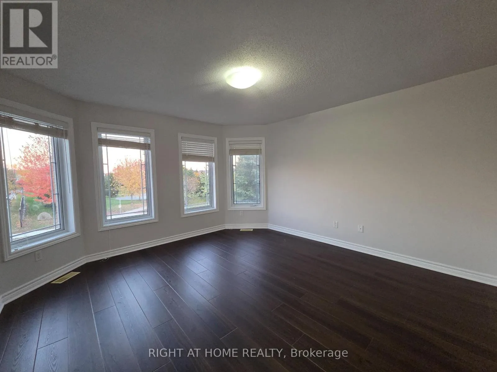 229 LEAMINGTON WAY