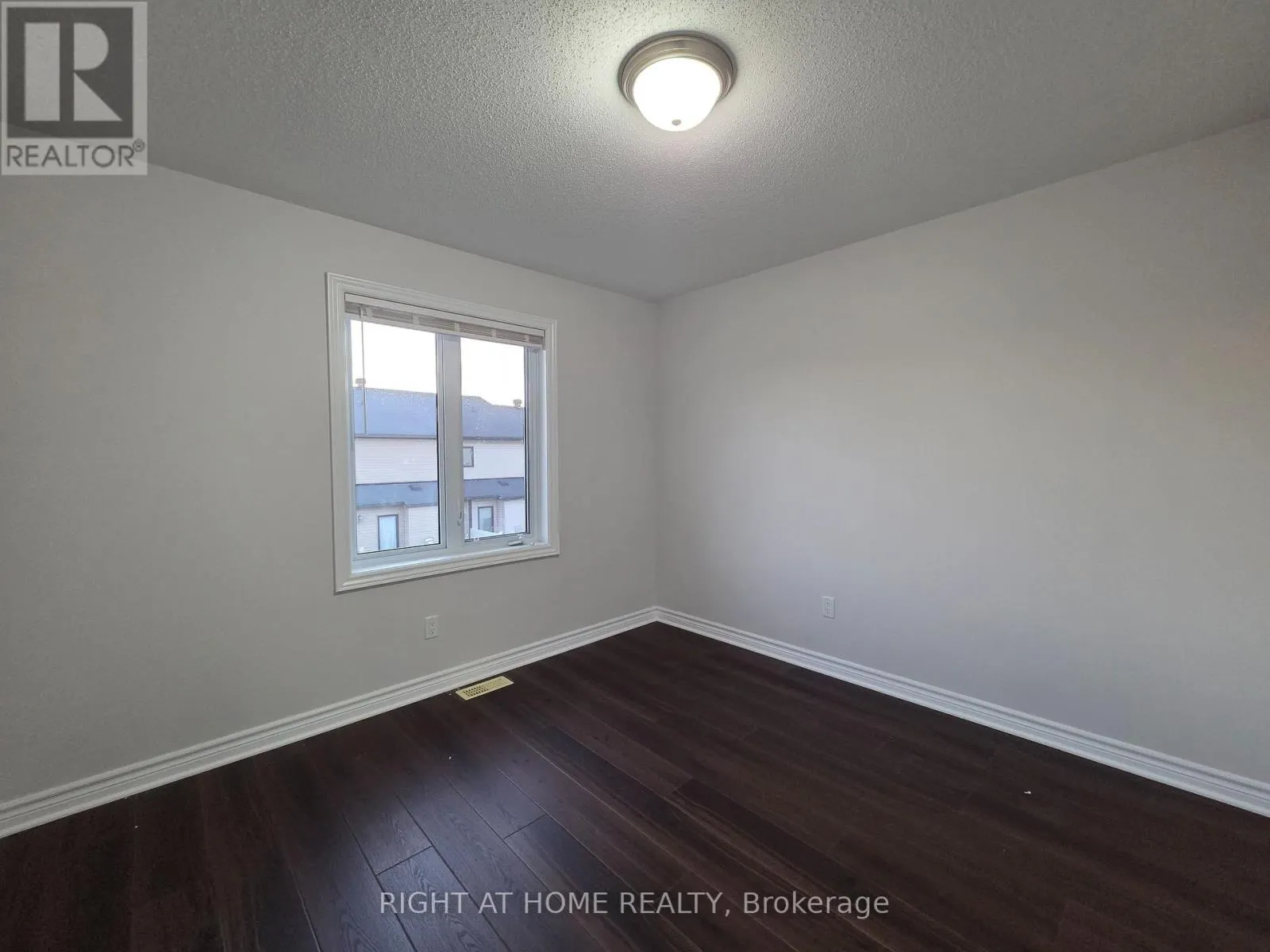 229 LEAMINGTON WAY
