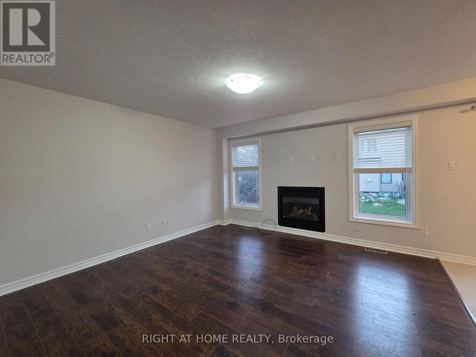 229 LEAMINGTON WAY