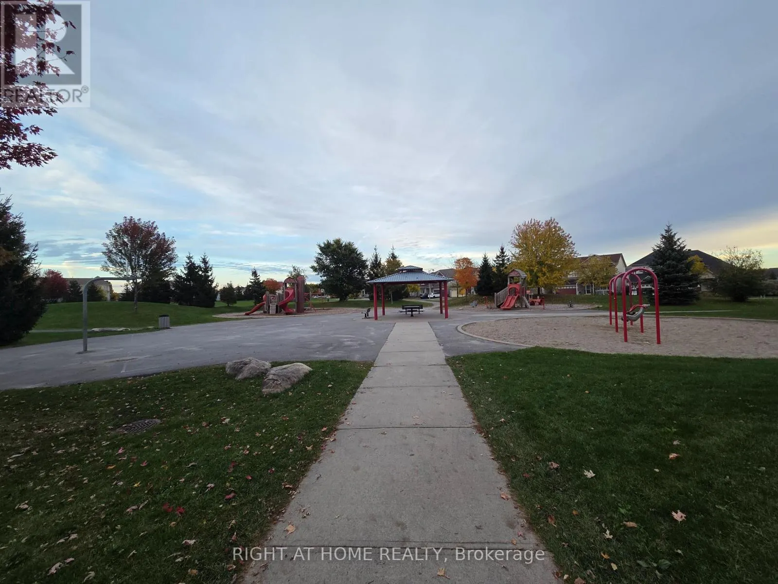 229 LEAMINGTON WAY