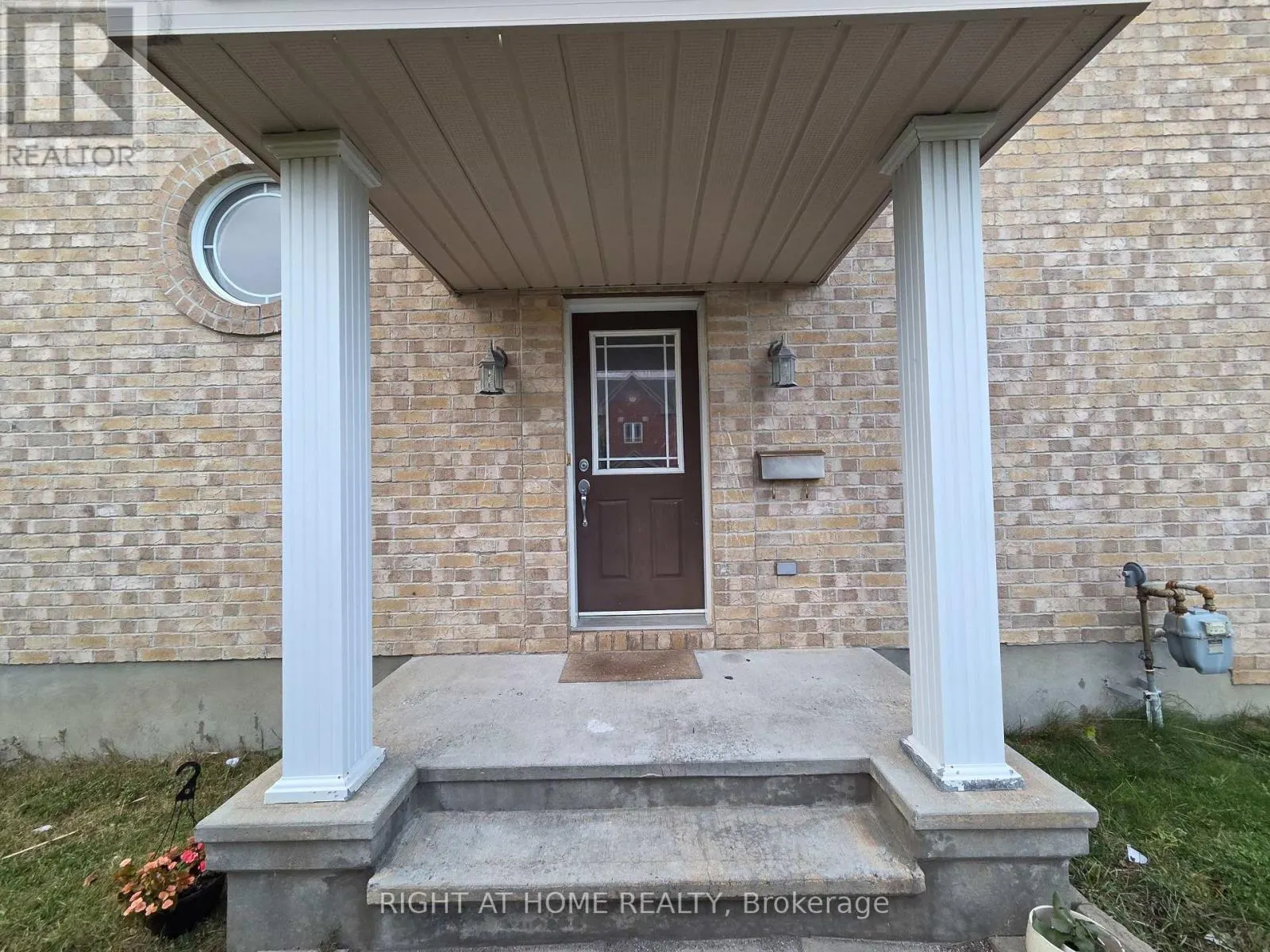 229 LEAMINGTON WAY