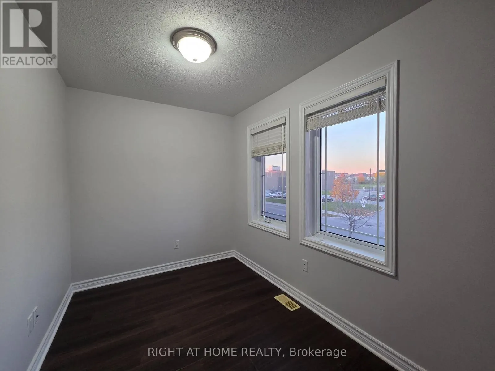 229 LEAMINGTON WAY