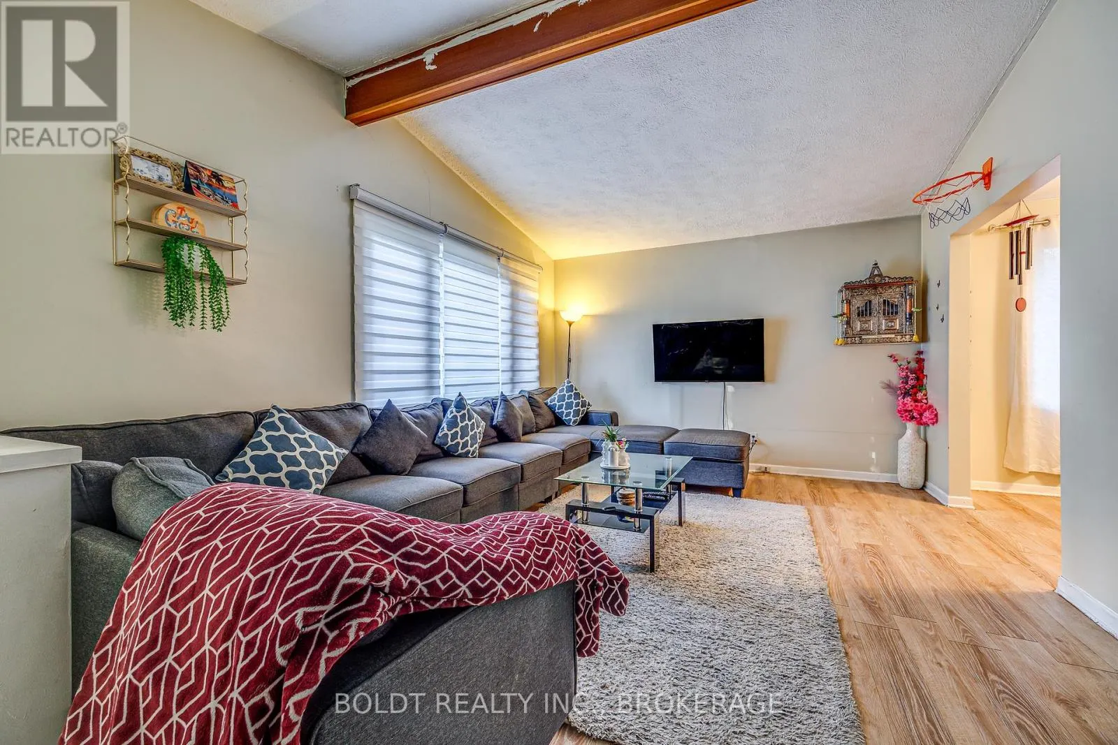 26 LEASIDE DRIVE