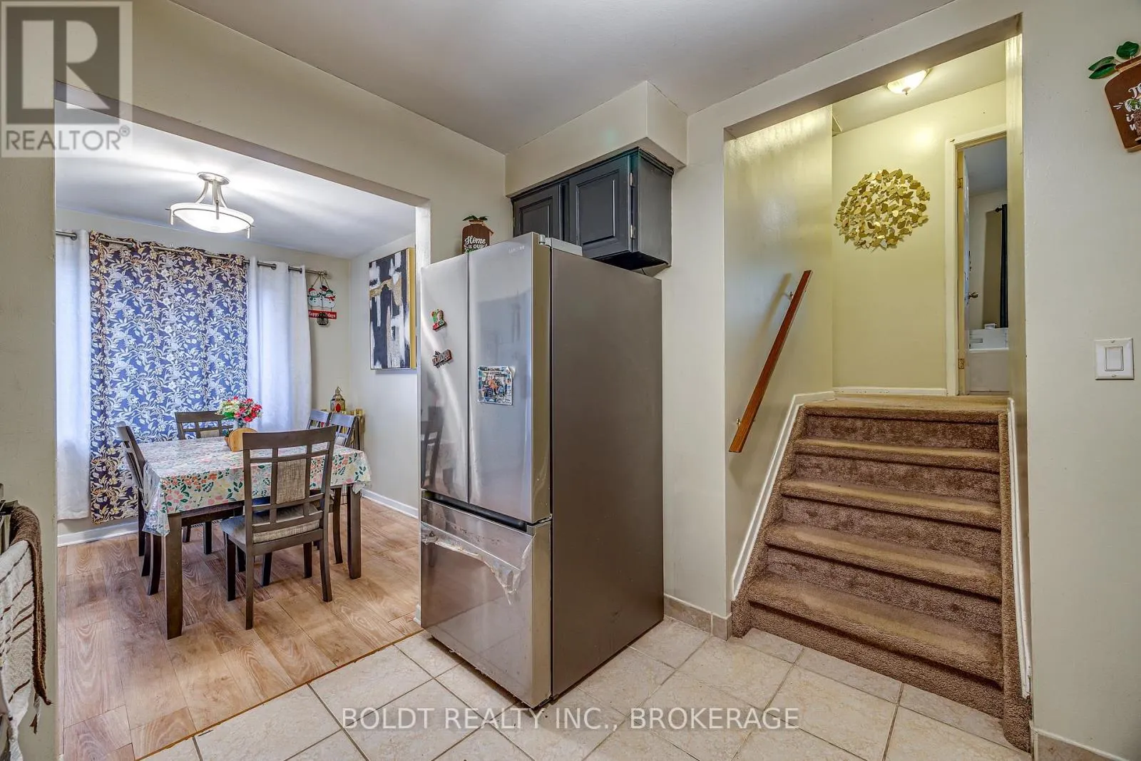 26 LEASIDE DRIVE