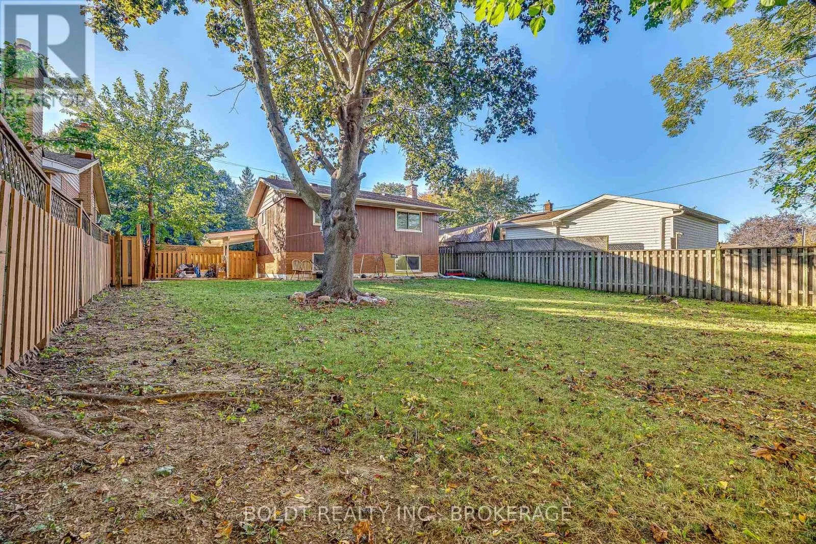 26 LEASIDE DRIVE