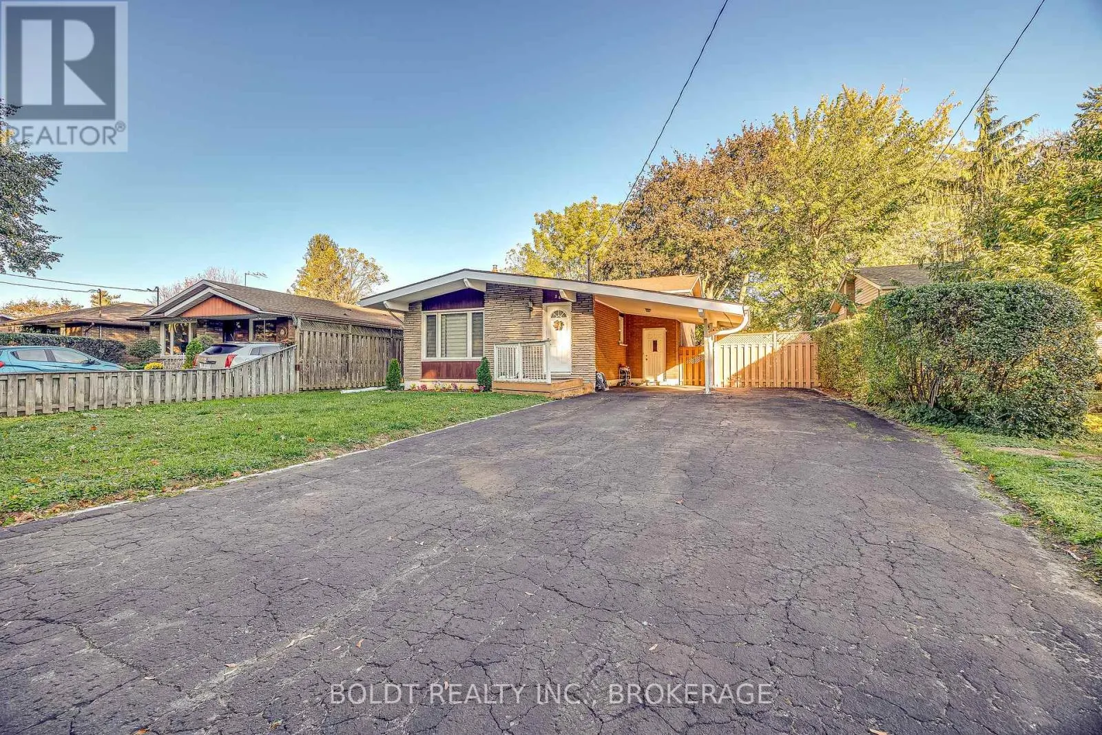 26 LEASIDE DRIVE
