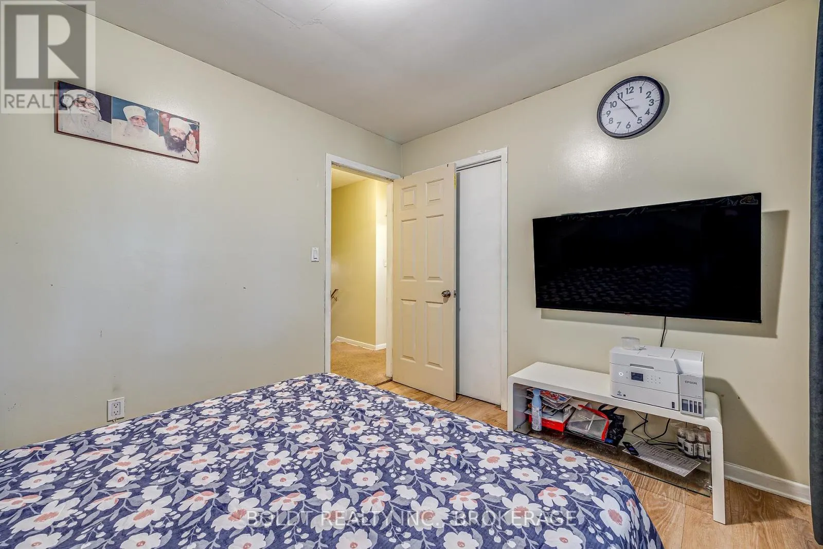 26 LEASIDE DRIVE