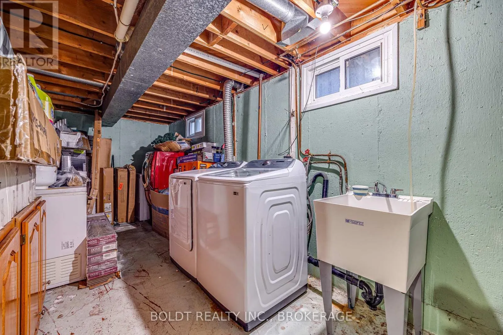 26 LEASIDE DRIVE