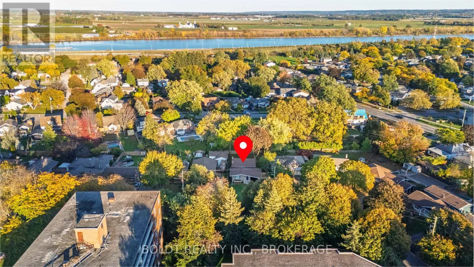 26 LEASIDE DRIVE