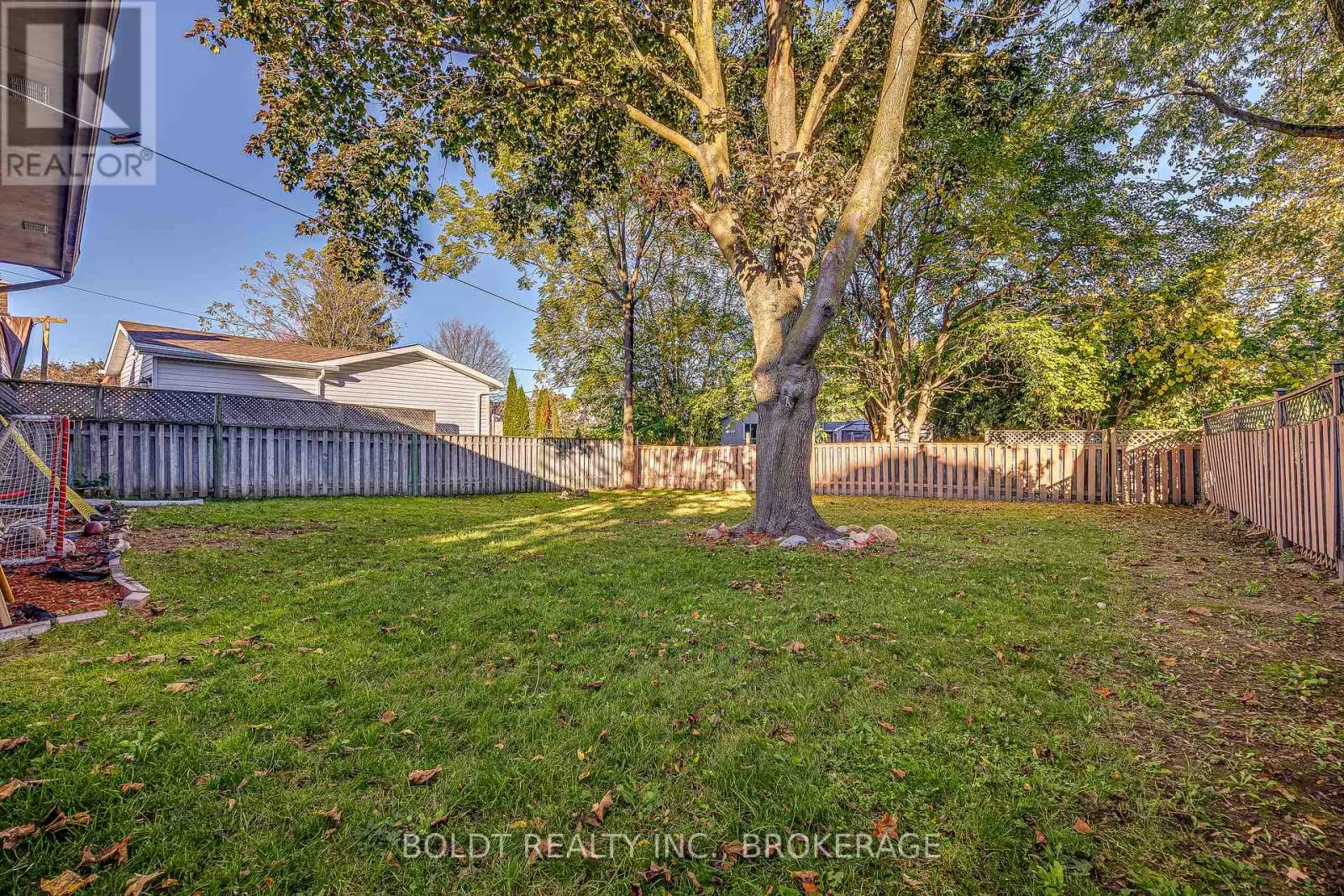 26 LEASIDE DRIVE