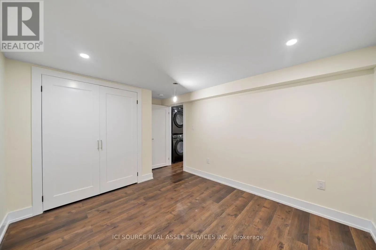 LOWER - 78 LEASIDE DRIVE