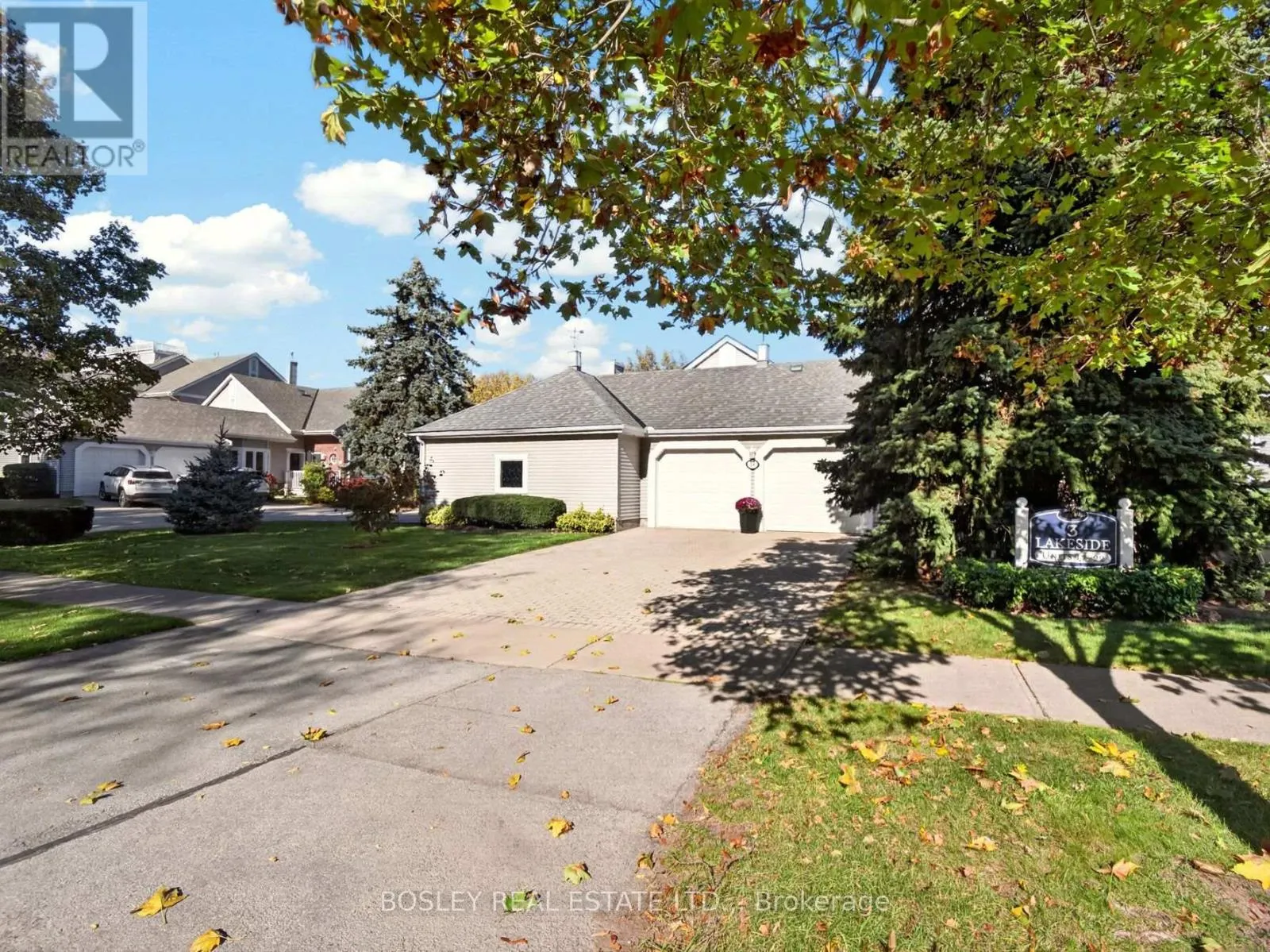 18 - 3 LAKESIDE DRIVE #18