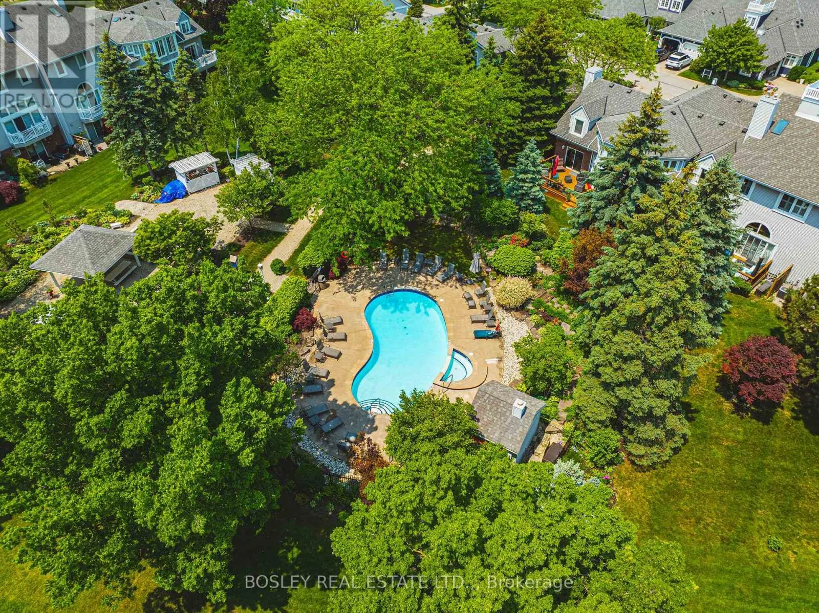 18 - 3 LAKESIDE DRIVE #18