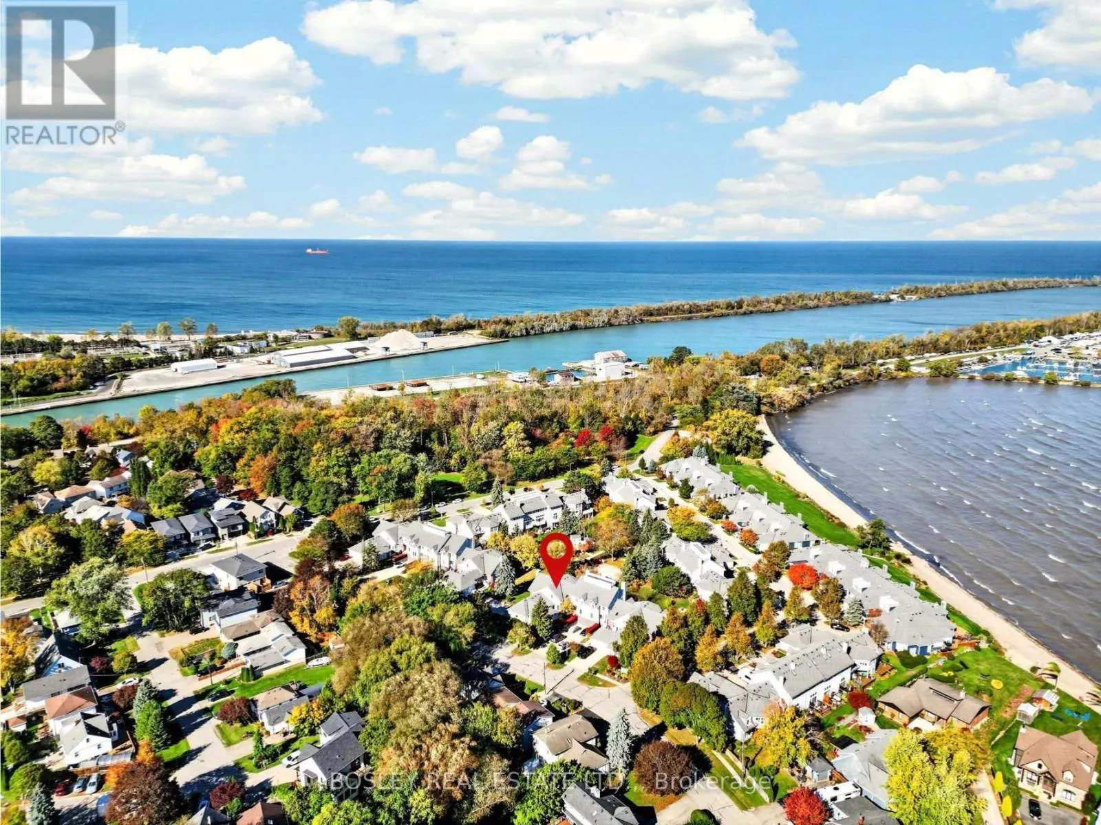 18 - 3 LAKESIDE DRIVE #18
