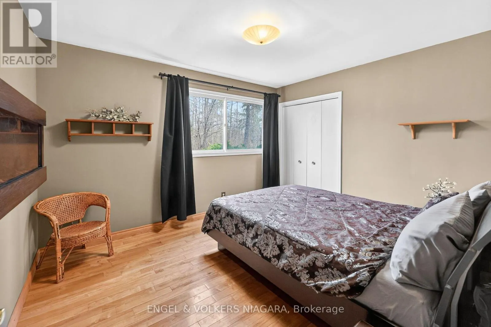 41 PARK ROAD S