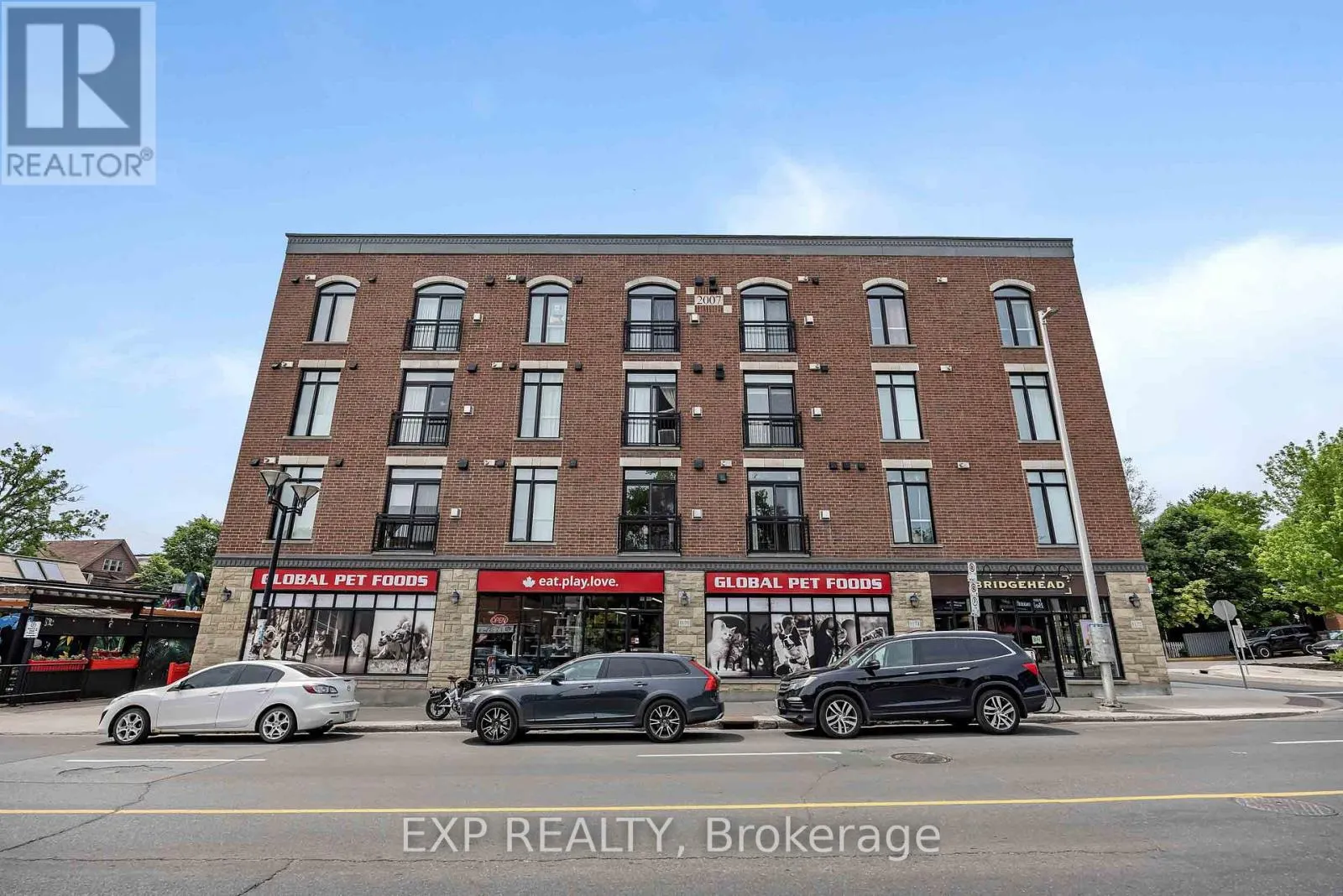 305 - 6 GROVE AVENUE