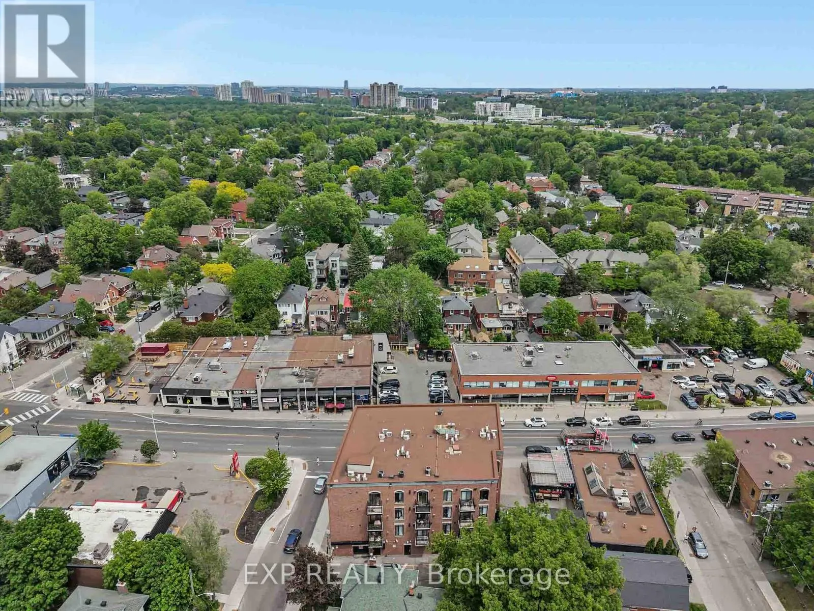 305 - 6 GROVE AVENUE