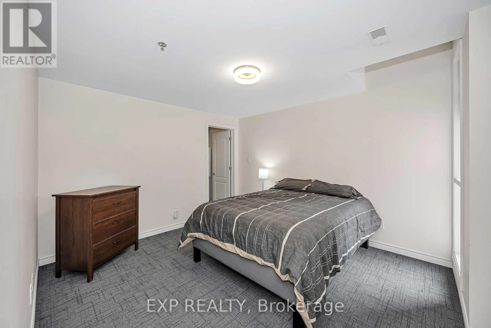 305 - 6 GROVE AVENUE