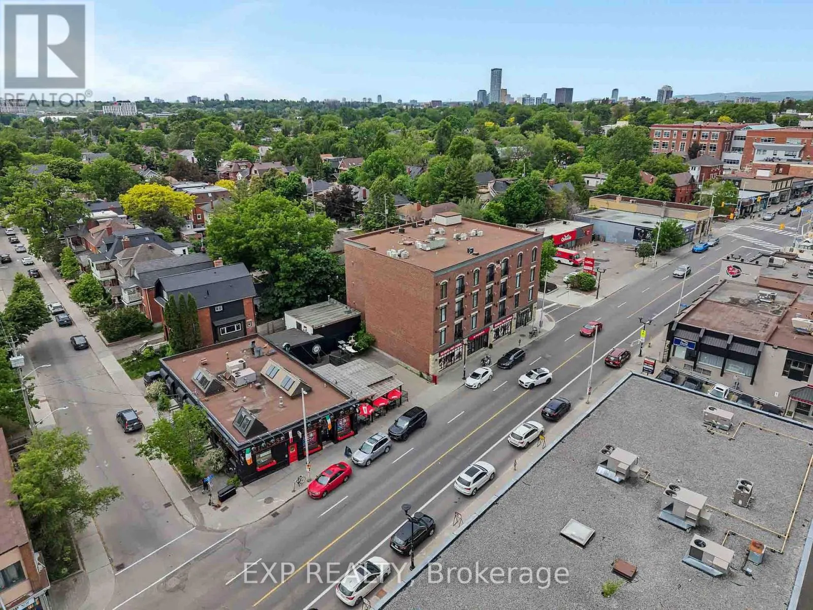305 - 6 GROVE AVENUE
