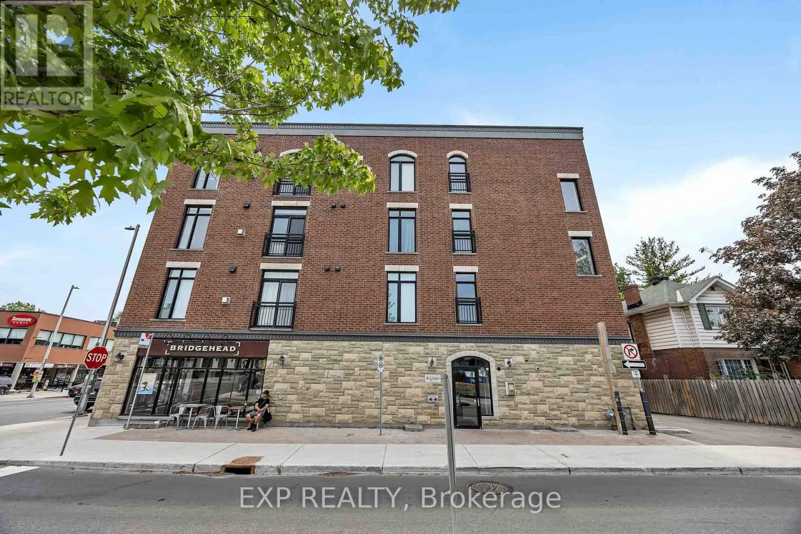 305 - 6 GROVE AVENUE