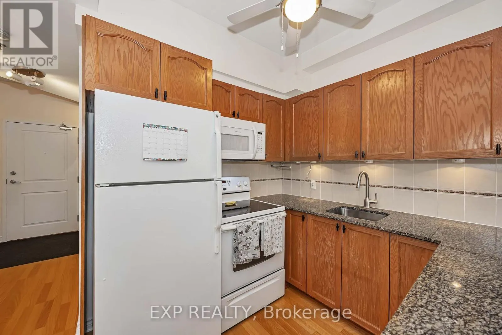305 - 6 GROVE AVENUE