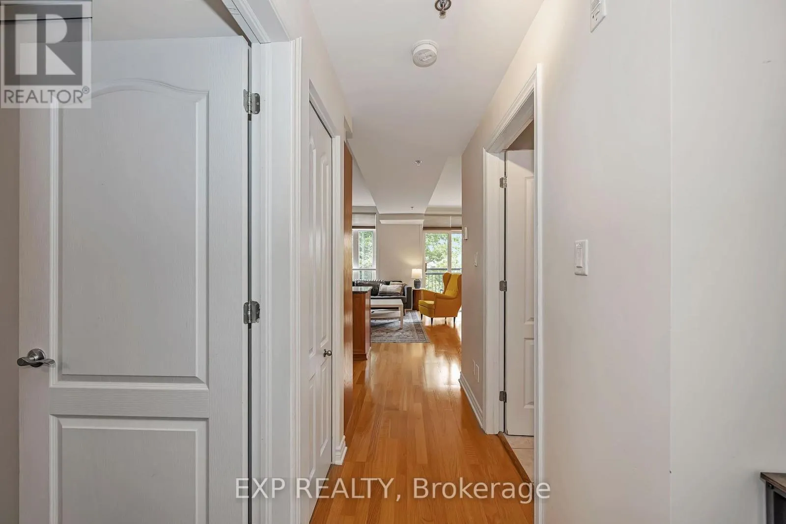 305 - 6 GROVE AVENUE