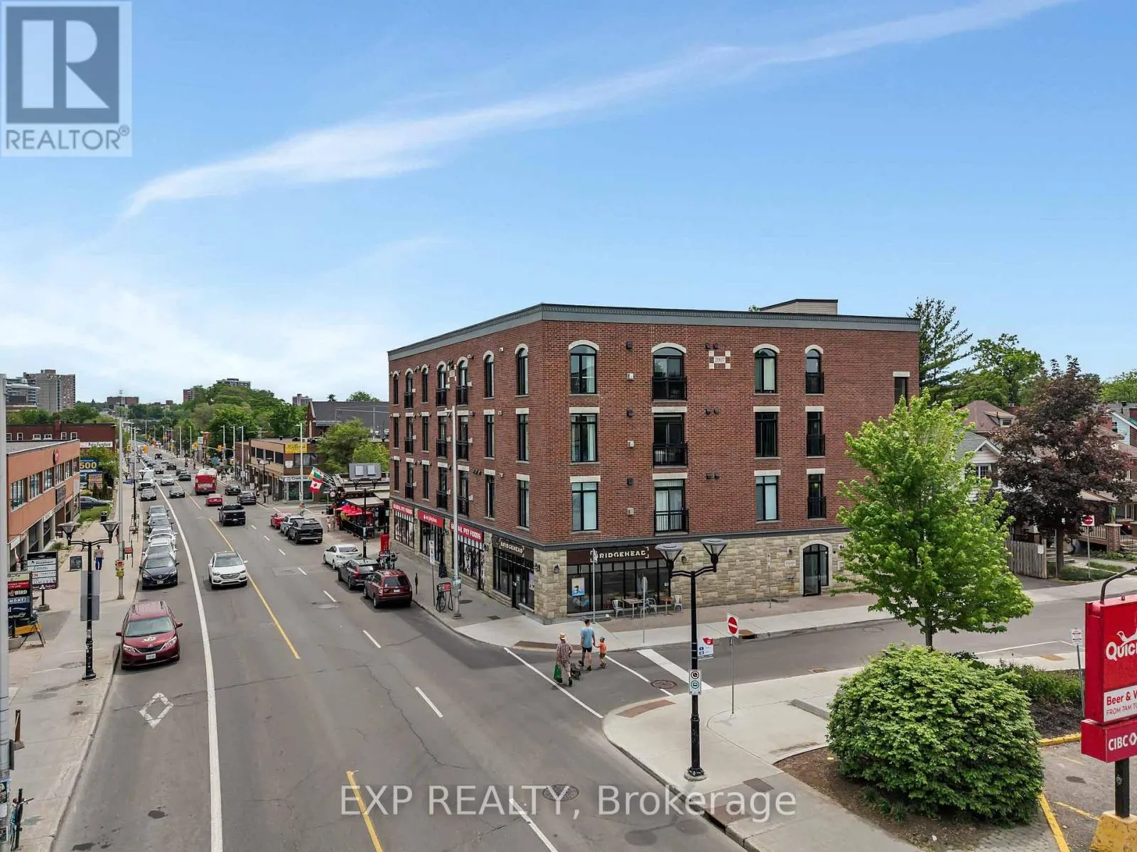 305 - 6 GROVE AVENUE