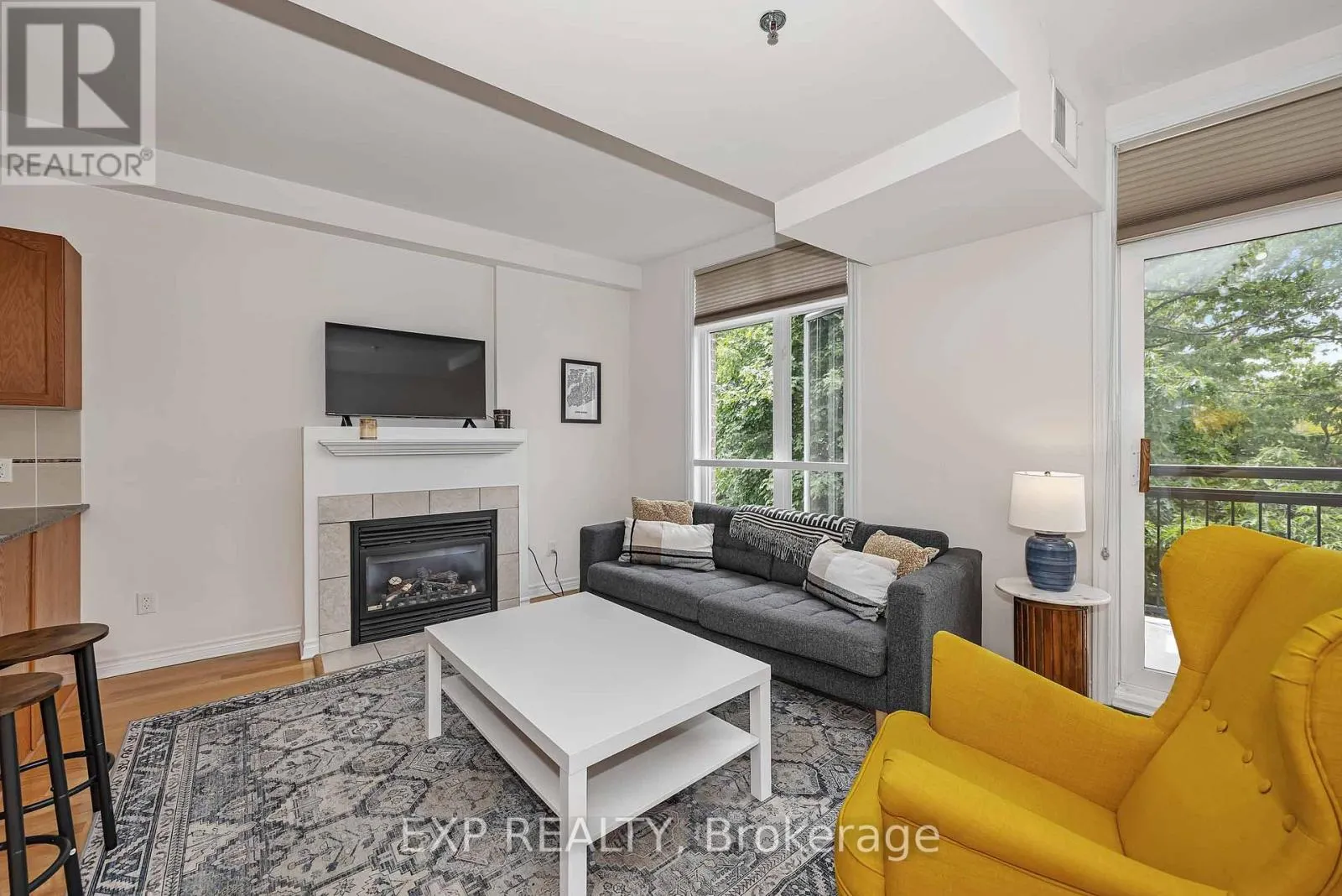 305 - 6 GROVE AVENUE