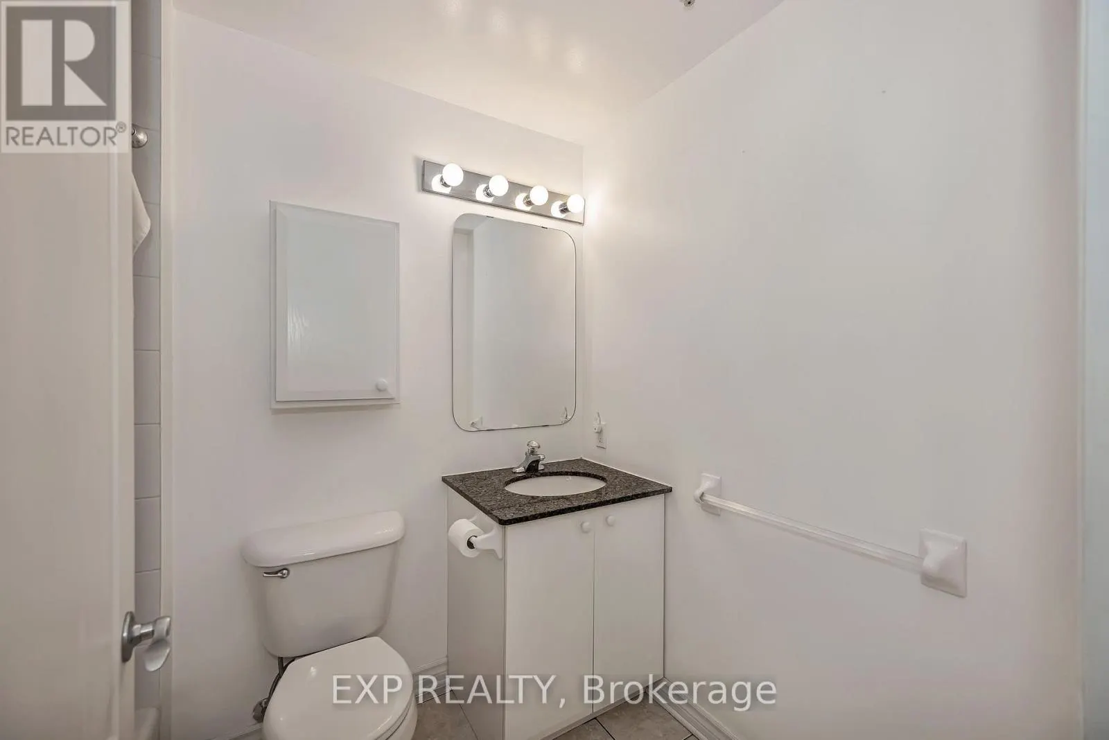 305 - 6 GROVE AVENUE