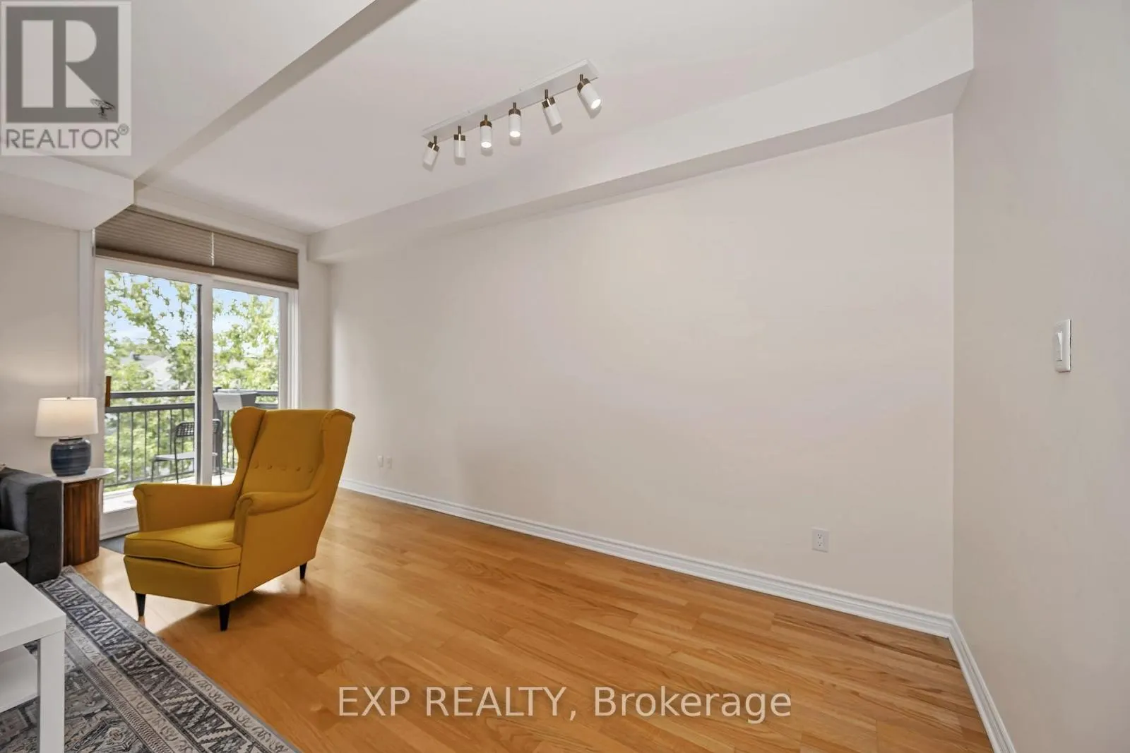 305 - 6 GROVE AVENUE