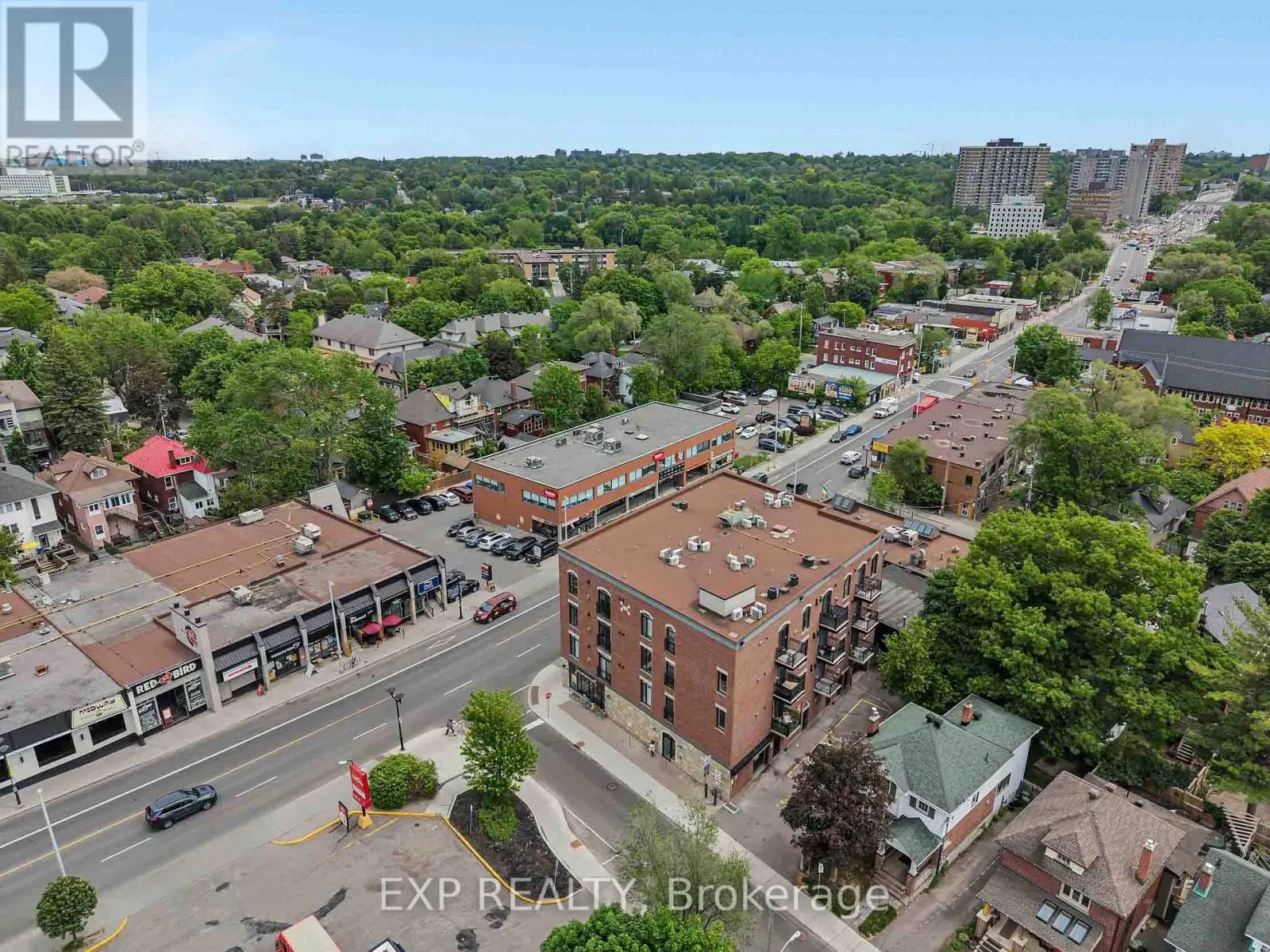 305 - 6 GROVE AVENUE