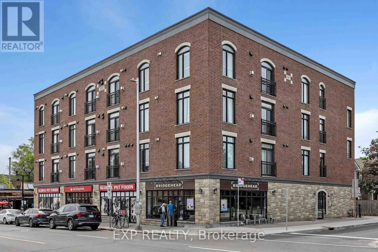 305 - 6 GROVE AVENUE