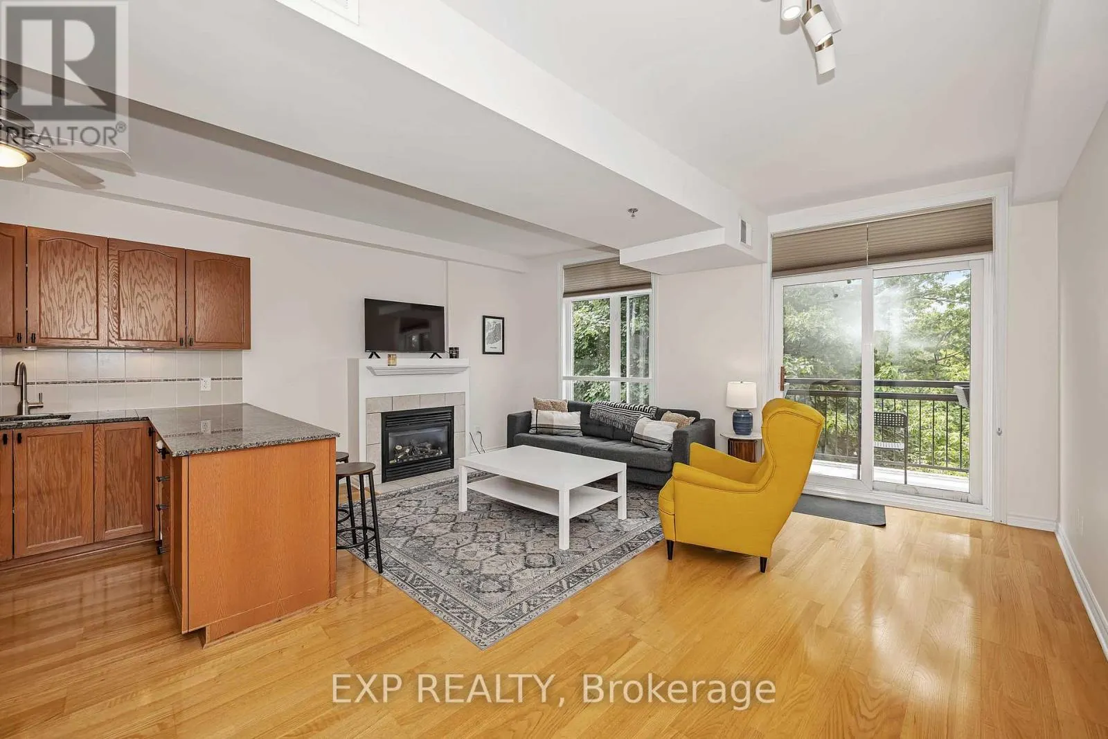305 - 6 GROVE AVENUE