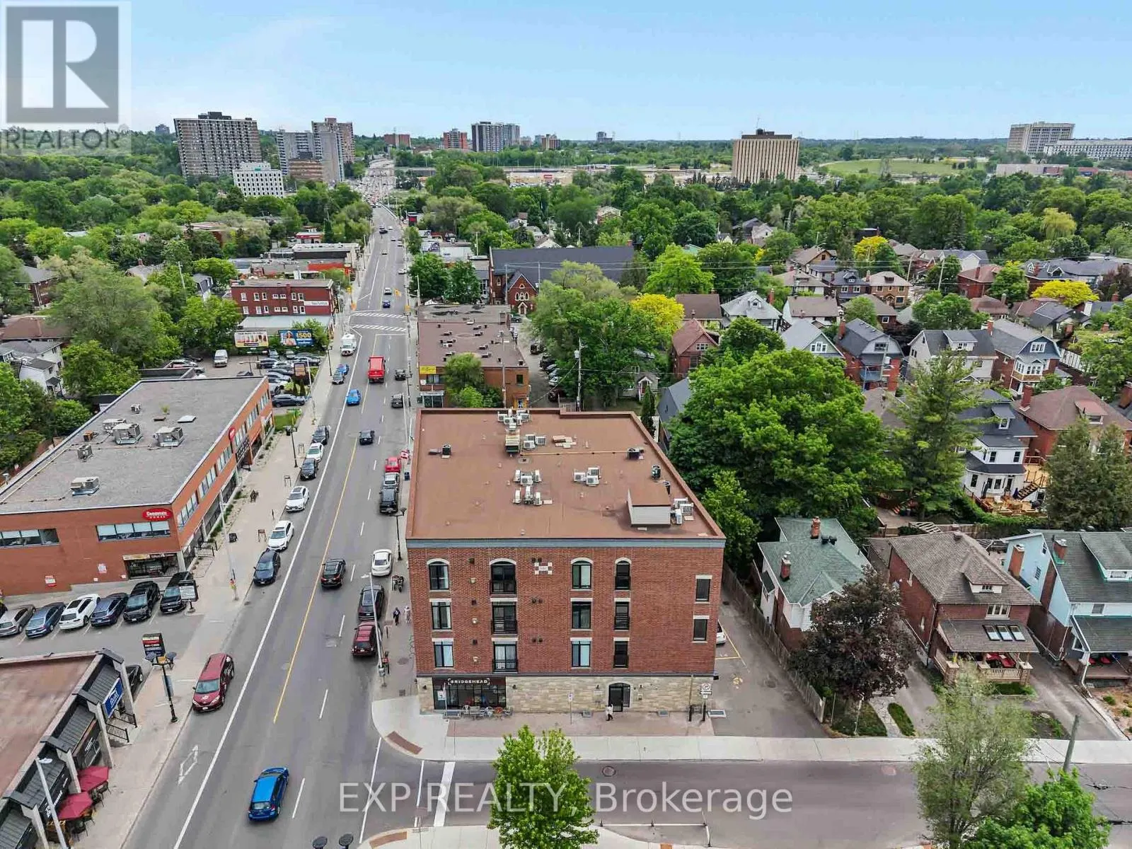 305 - 6 GROVE AVENUE