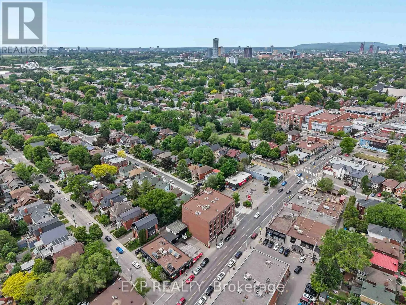 305 - 6 GROVE AVENUE