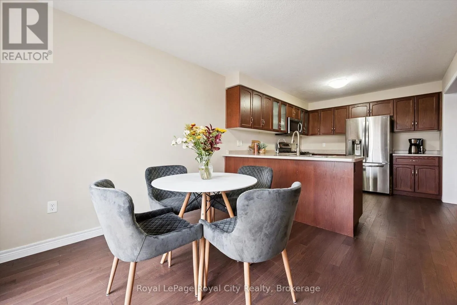 36 OAKES CRESCENT