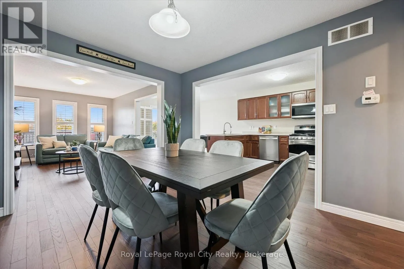 36 OAKES CRESCENT
