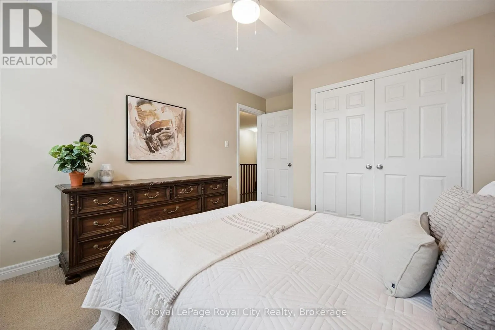 36 OAKES CRESCENT