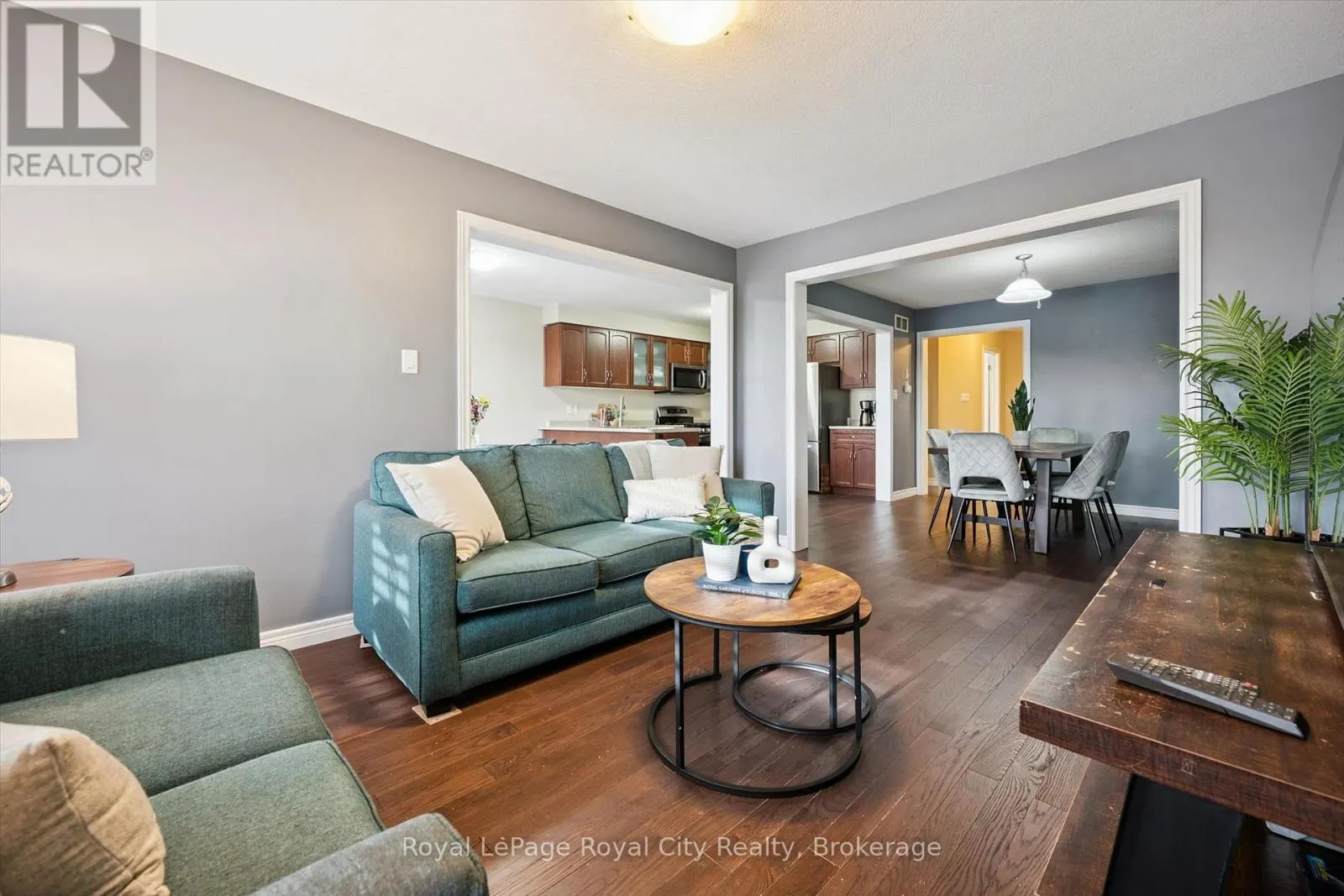 36 OAKES CRESCENT