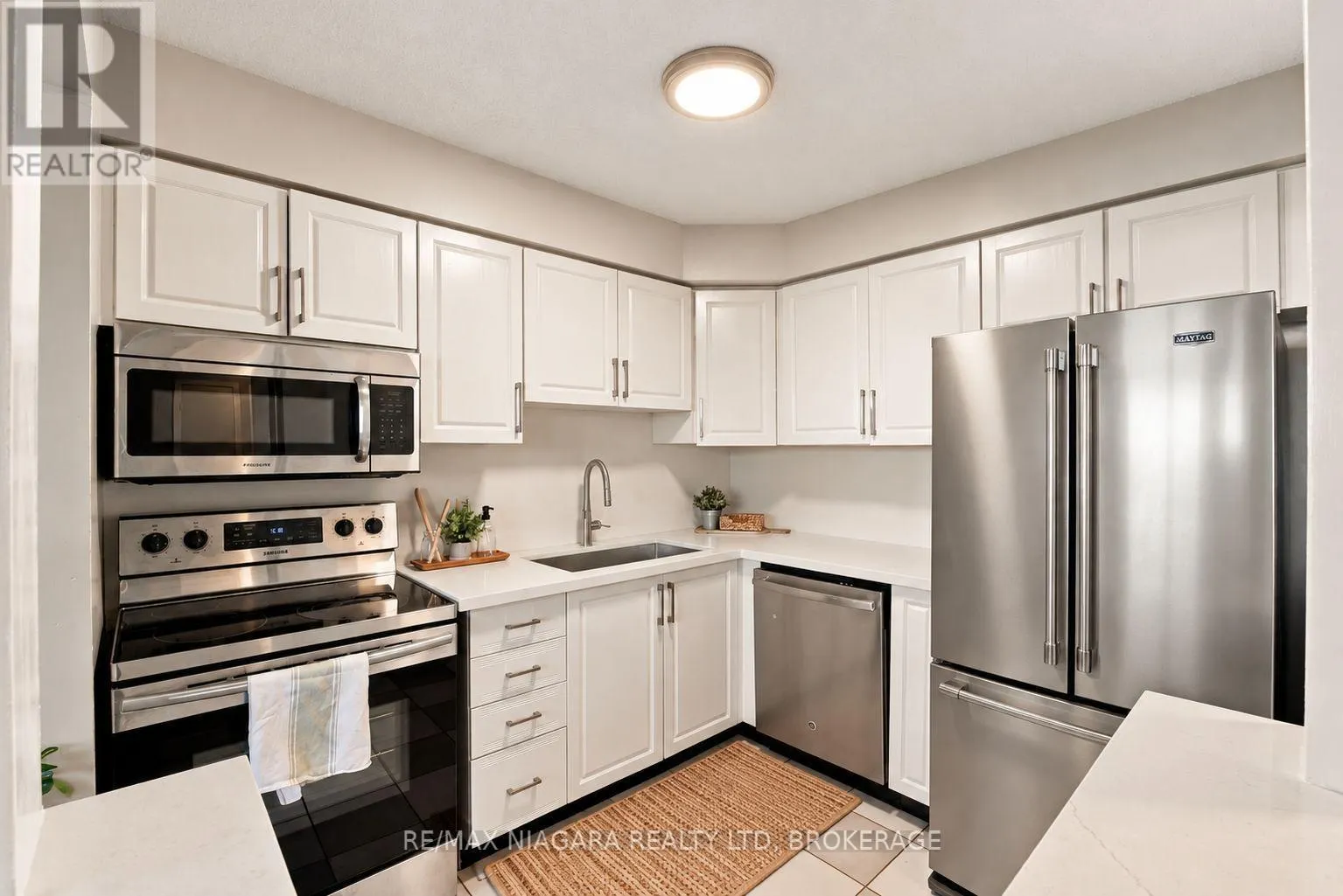 601 - 81 SCOTT STREET #601