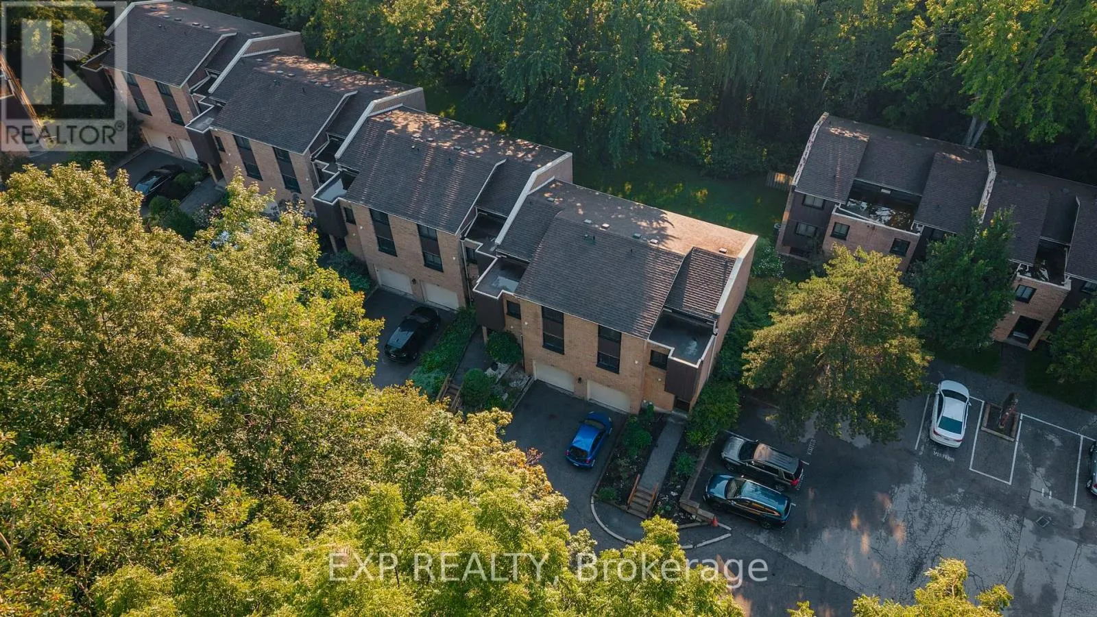 13 - 220 SALISBURY AVENUE